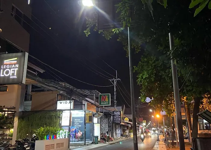 Sh Kuta- 20 Second To The By Micky Hotel Legian (Bali)